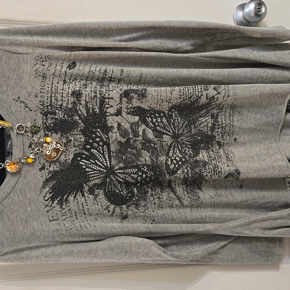 3 for $20☢️Shirt,tee,long sleeve,butterfly,grey,black,fancy back - Picture 3 of 9
